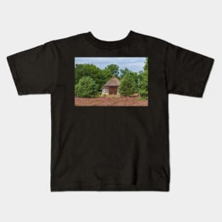 Farmhouse, heathland, heather blossom, Niederhaverbeck Kids T-Shirt